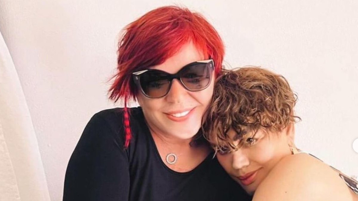 Emel Müftüoğlu Sezen Aksu’nun son halini paylaştı: “Evde oturuyor sanmayın”