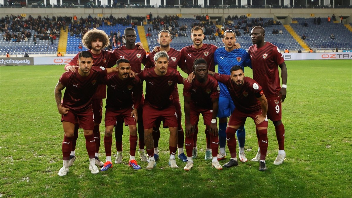 Hatayspor’a Fenerbahçe maçı öncesi kötü haber! 5 futbolcu cezalı