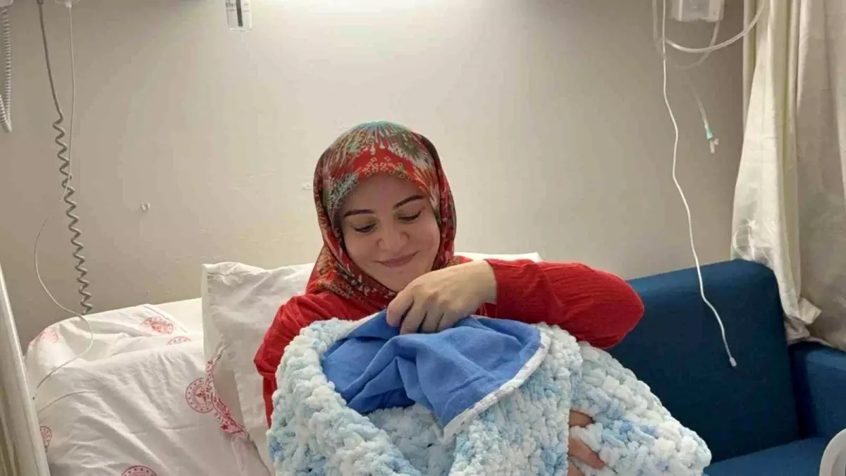 Düzce’de Yılın İlk Bebeği Dünyaya Geldi