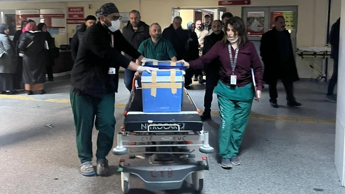 Kızlarının organlarını, el sallayarak uğurladılar! Kaza kurbanı 18 yaşındaki Medine, 5 hastaya umut oldu