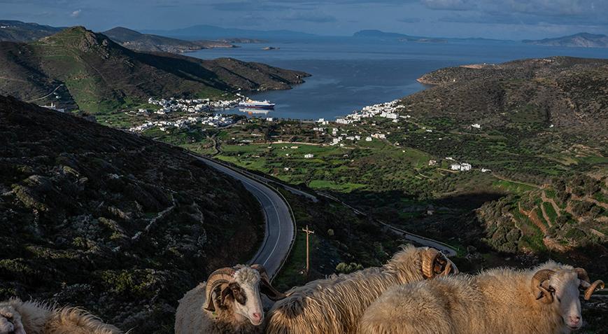 Yunan adası Santorini’de deprem sonrası şimdi de heyelan riski