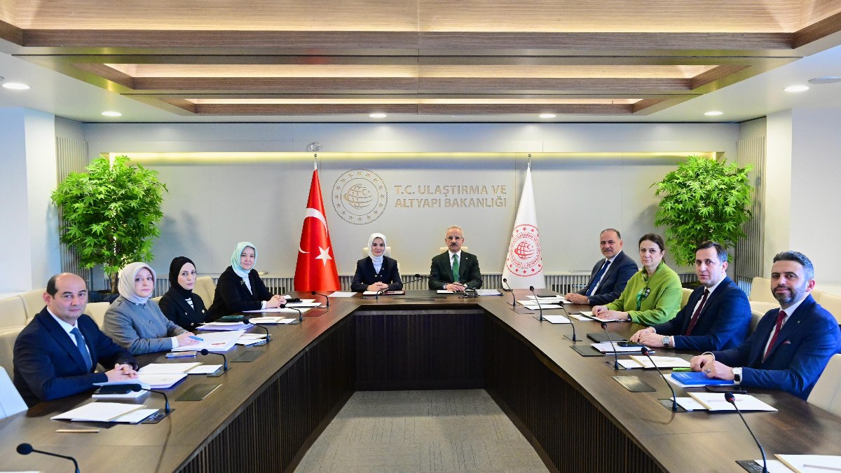 Abdulkadir Uraloğlu ‘gençler için sosyal medya düzenlemesini’ değerlendirdi